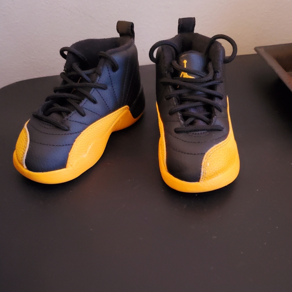 Jordan 12 "Black University Gold"